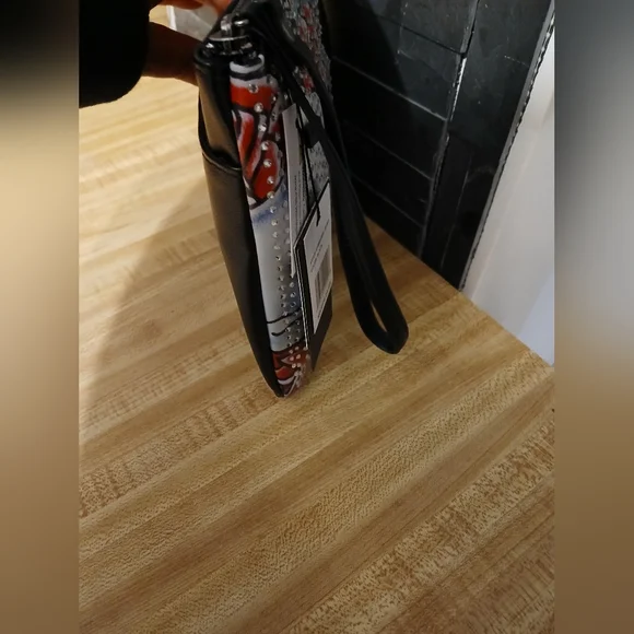 Sold Do Not Buy ED Hardy NWT Large Black & Rhinestoned Skull Wristlet - Picture 7 of 10